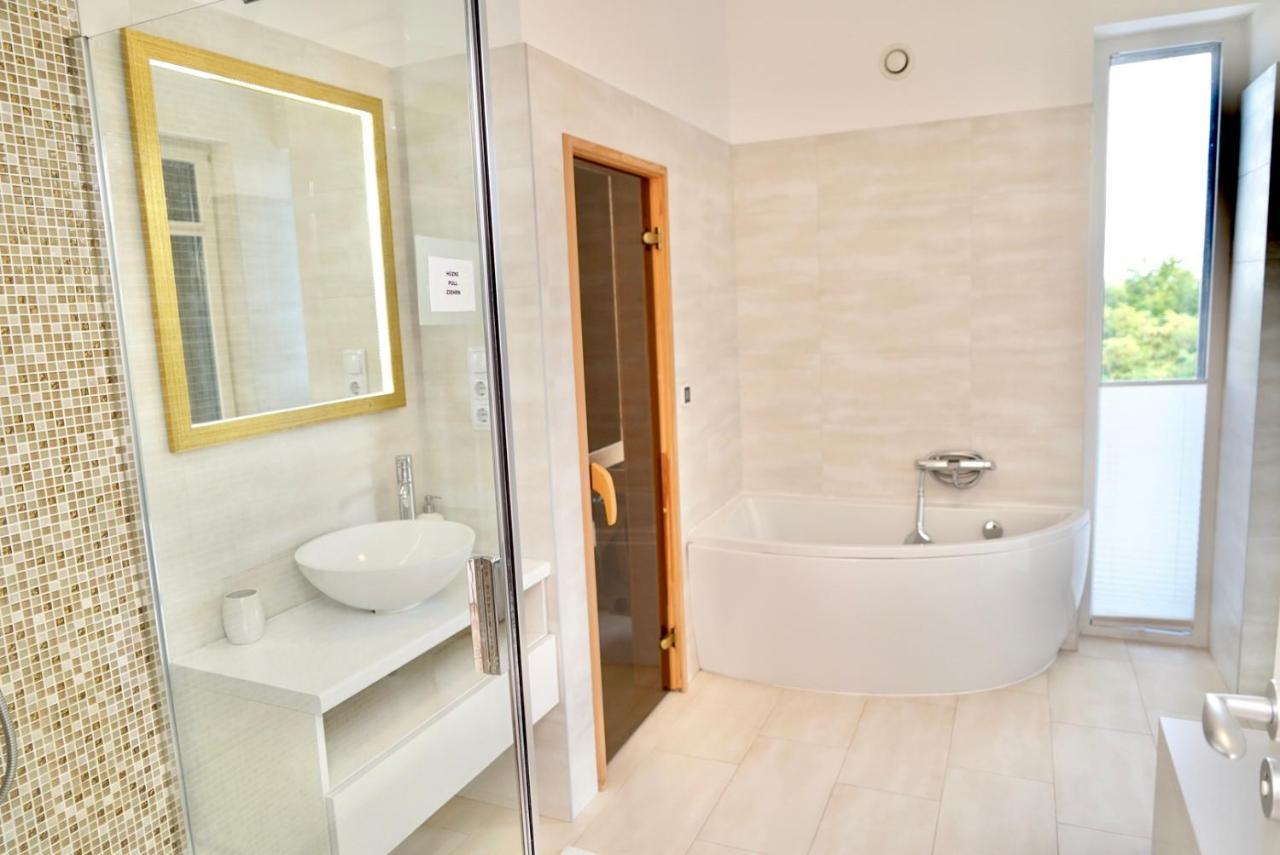Golden Relax Apartments Балатонфюред Екстер'єр фото